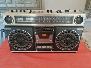 ΤOSHIBA BOMBEAT 14 RT 8840S BOOMBOX made in Japan-70 Х.