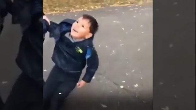 Алфавит знаю, до 100 умею считать, в школу не хочу.mp4 смотреть онлайн