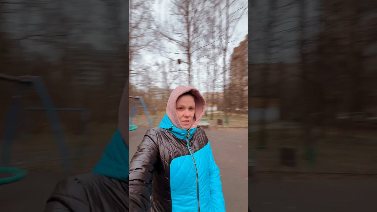 Хозяйка! В такую погоду даже собаку на улицу не выводят. Смотри на Миролюб ТВ