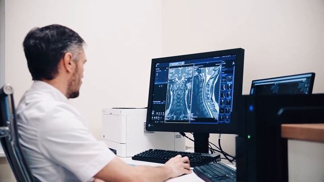 Рабочий день врача МРТ смотреть онлайн