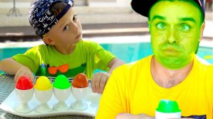 Марк кормит папу