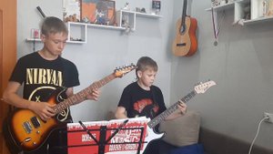 Егор летов- Мы лёд под ногами майора. (cover) на гитарах.