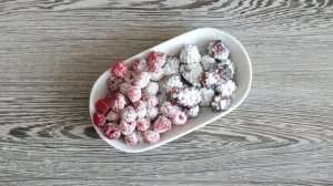 Пирог с малиной и ежевикой