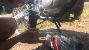 Замена масла на мотоцикле Honda xr125l с Дaшkoй