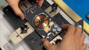 iPhone 11 Pro правильная замена заднего стекла лазером / Ставим оригинальное заднее стекло на Айфон