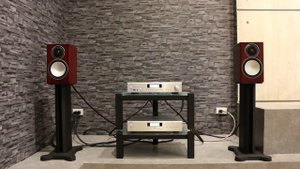 ROTEL A-12 WITH MONITOR AUDIO SILVER-1