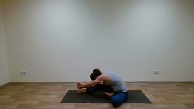 Практикуя йогу, сама вселенная движется к тебе. Ожидая благоприятного момента, ожидает и вселенная! смотреть онлайн