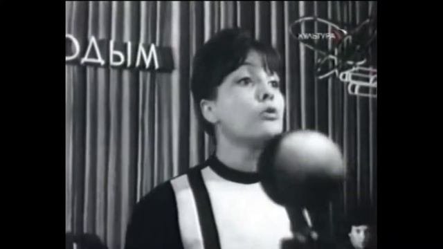 Белла Ахмадулина -- «женщина рожденная поэтом»!