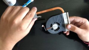 Asus X52J разборка, замена термопасты, жёсткого диска