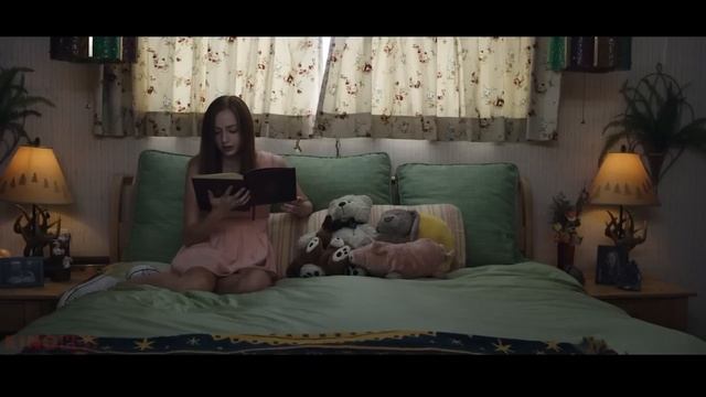 002. Девочка убегает от своего отца, но оказывается в доме Суmaсшeдшего физрука.mp4 смотреть онлайн