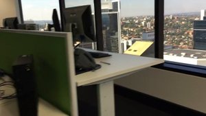 Работать стоя?! Как правильно стоять и сидеть за компьютером