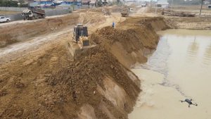 Строительство, засыпаем старый пруд