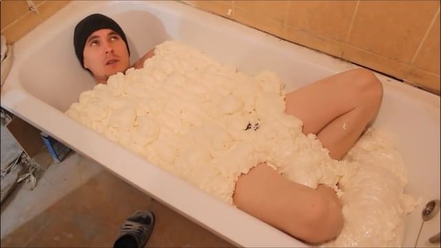 Ванна с монтажной пеной. Залил себя пеной смотреть онлайн