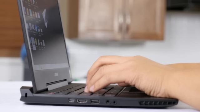 AORUS X3 Plus - 3K Gaming Laptop