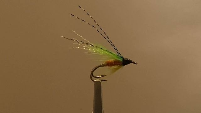 Лососевая мушка на двойнике №4. Купить мушки для рыбалки. смотреть онлайн