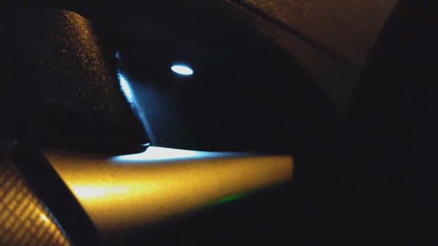 Lada Vesta: Подсветка ручек дверей "по заводу".