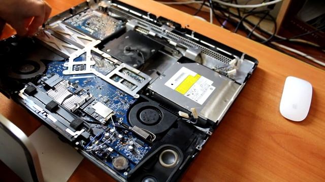 Разбираем Apple iMac A1224. Греется видеокарта.