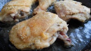 Хрустящие куриные окорочка в крахмальной панировке на сковороде