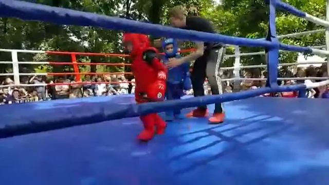 Открытый чемпионат Люберец по тайскому боксу, Зеленков Матвей, 5 лет, красный угол, бокс, 2 часть смотреть онлайн