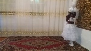 Казахский танец - Камажай. Анеля 7лет.