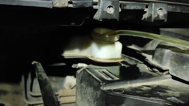 Форд фокус 2 замена тормозной жидкости!!!!21 июля 2021 г. смотреть онлайн