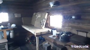 Зимовье в горах Восточной Сибири со всем необходимым для выживания