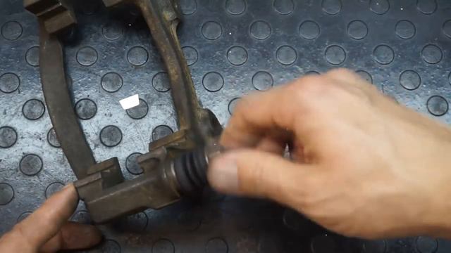 КАК И ЗАЧЕМ МЕНЯТЬ ТОРМОЗНЫЕ ДИСКИ? ОТВЕТ ТУТ! #тормозныедиски #автомобили #автомеханик