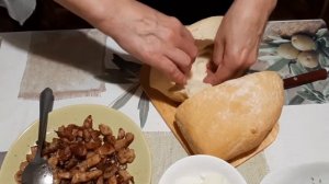 Данар(донер) со свининой в булке.Это очень вкусно