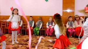 Танец с лентами в детском саду "Я рисую на окне..."