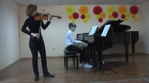 Г.Форе "Пробуждение" исполняют Хомутова О.В. (скрипка) и Раджабов Дмитрий