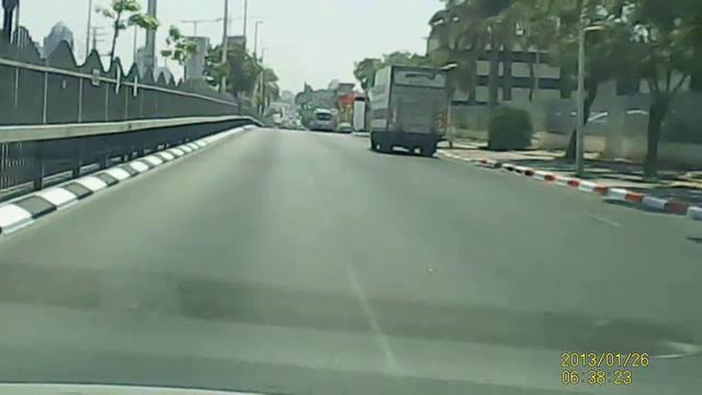 Петах-Тиква:  Центр Kabbalah  и Автосалон PORSCHE смотреть онлайн