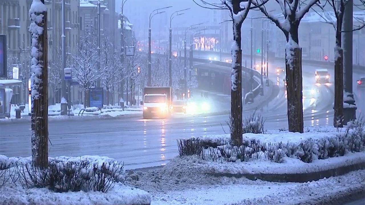 На москву надвигается потепление. Москва после дождя сегодня. Дождь в Москве вчера видео. Декабрьская погода. Дождь в Москве сегодня видео.