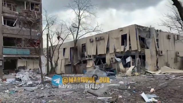 Мариуполь. Строителей, 150, 148, маг. Лайм, Шевченко, 287, сразу после авиаудара 10.03.22г. смотреть онлайн