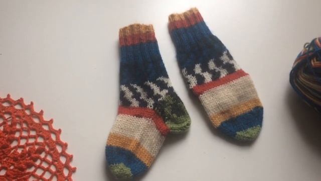 Как вязать детские носочки спицами. смотреть онлайн