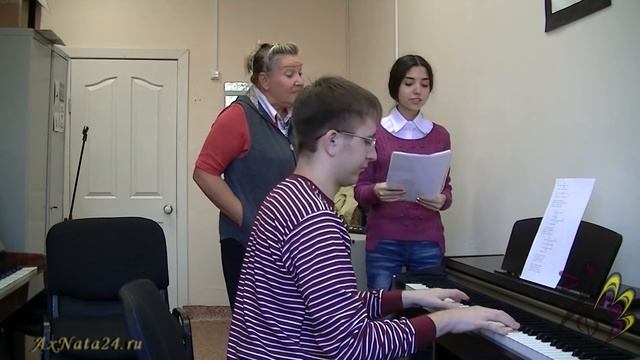 Учимся петь. Интонация. Позиция. Опора. "Листья жгут" ч.1-я смотреть онлайн