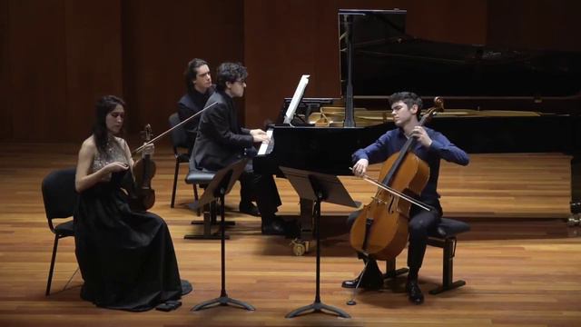 Johannes Brahms. Piano Trio No. 1. II. Scherzo - IV. Allegro. смотреть онлайн