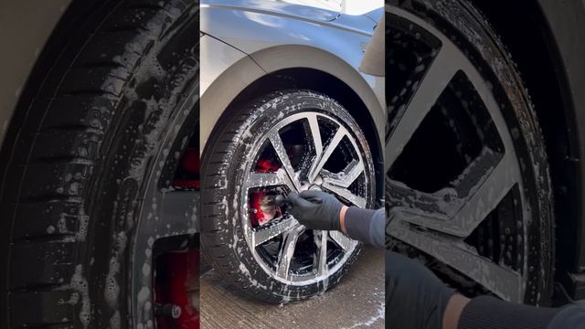 Volkswagen Polo GTi Wheel Clean with Yum Cars #asmr #pologti #volkswagen