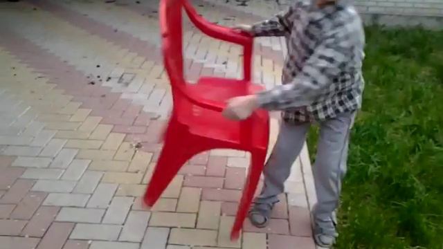 СТУЛ ВЛЮБИЛСЯ В МИНЯ И ПРИШОЛ КО МНЕ(ЭПИК ФОКУС смотреть онлайн