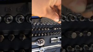 Обзор инструмента Kraft Professional 218 предметов