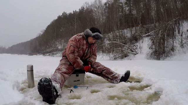 ОТЛИЧНАЯ РЫБАЛКА В МЕТЕЛЬ... ЛОВЛЯ ГОЛАВЛЯ НА ТЕЧЕНИИ... смотреть онлайн