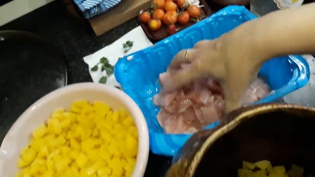 Индюшка с лесными грибами,картофелем в горшочке,тесто для пиццы смотреть онлайн