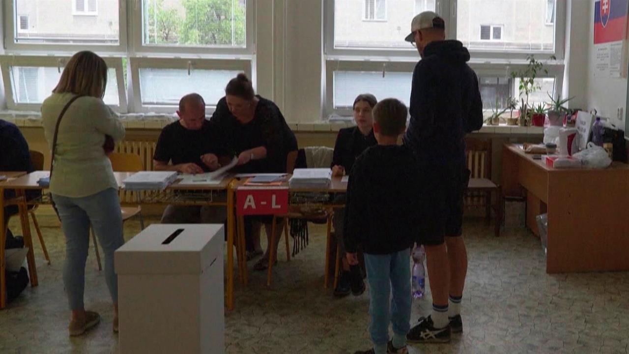 В Словакии большой политический день - там проходят досрочные выборы в парламент