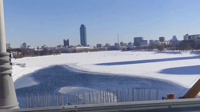 Город 🌇 Екатеринбург улитца Ельцина смотреть онлайн