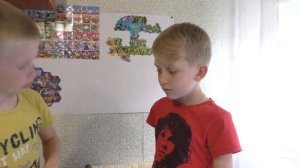 Жива абетка от Растишки с Дино, находим магниты с буквами и учим алфавит.Жива абетка.