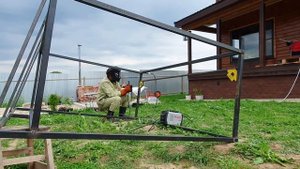 Программисты делают Дровник. Ужас! Сварка профтруб.