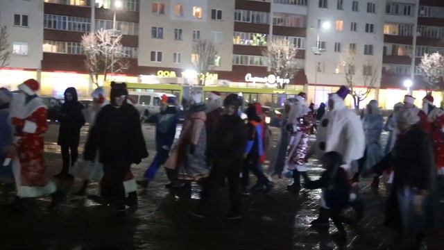 Парад Дедов Морозов в Солигорске-2019 смотреть онлайн