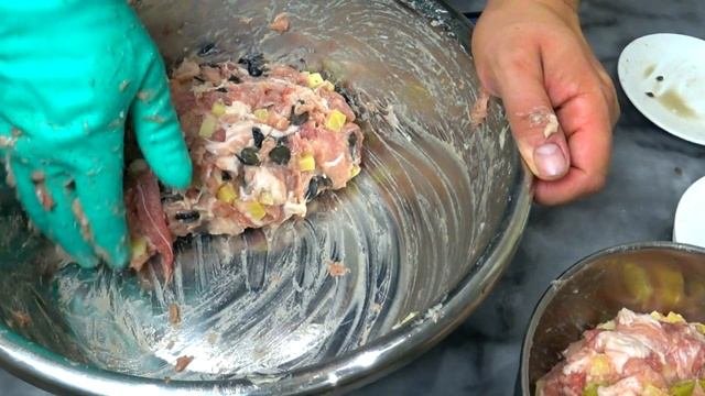 ВЕТЧИНА ДОМАШНЯЯ.ВЕТЧИНА С СЫРОМ,МАСЛИНАМИ И ОЛИВКАМИ.РУБЛЕНАЯ ВЕТЧИНА.Рецепт домашней колбасы