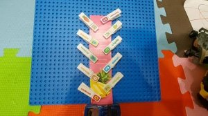 Игра с прищепками и шариками