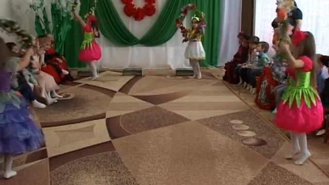 Танец цветов в детском саду. Средняя группа. смотреть онлайн
