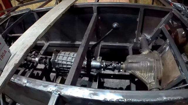 ч 29) Строительство гусеничного ВЕЗДЕХОДА обварка подварка смотреть онлайн